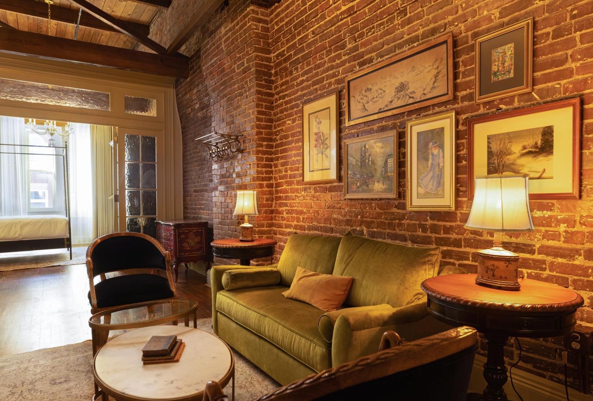 Hotel Cleo, Knoxville Downtown, A Tribute Portfolio Hotel Exterior foto
