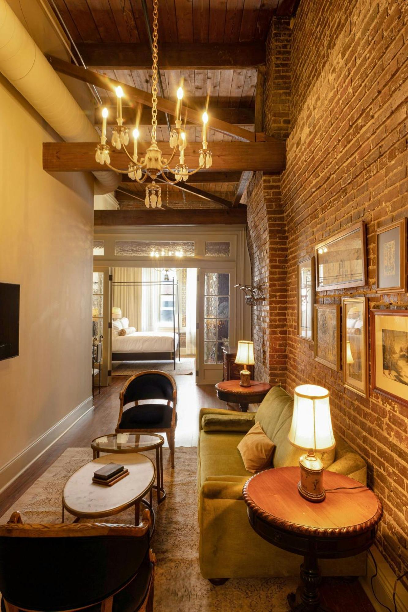 Hotel Cleo, Knoxville Downtown, A Tribute Portfolio Hotel Exterior foto